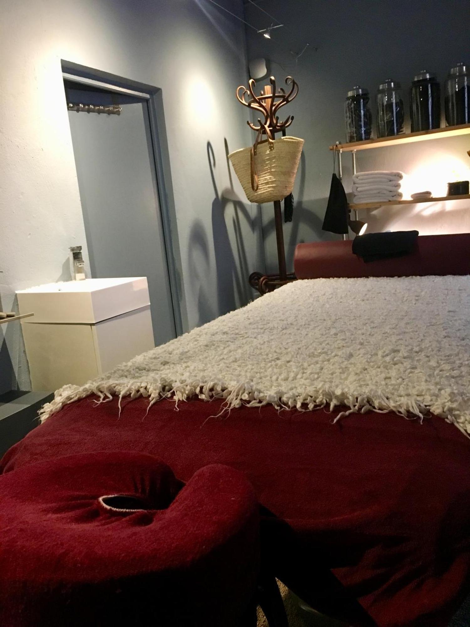 "Chambre D'Autres", Massages Монпелие Екстериор снимка