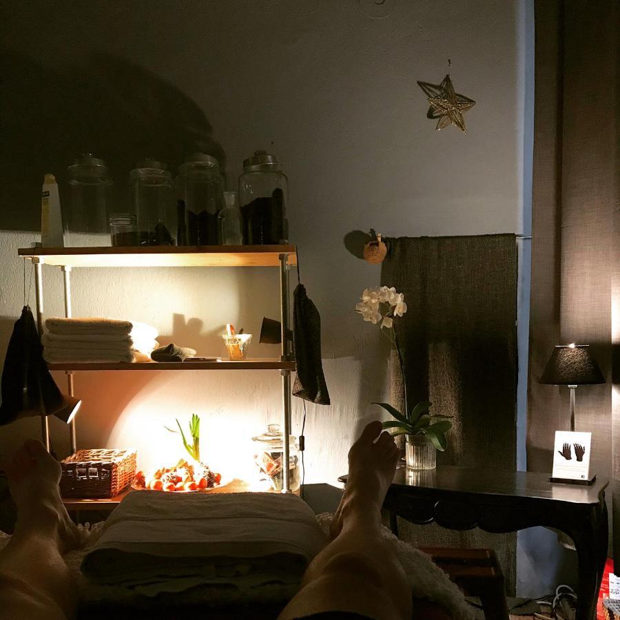 "Chambre D'Autres", Massages Монпелие Екстериор снимка